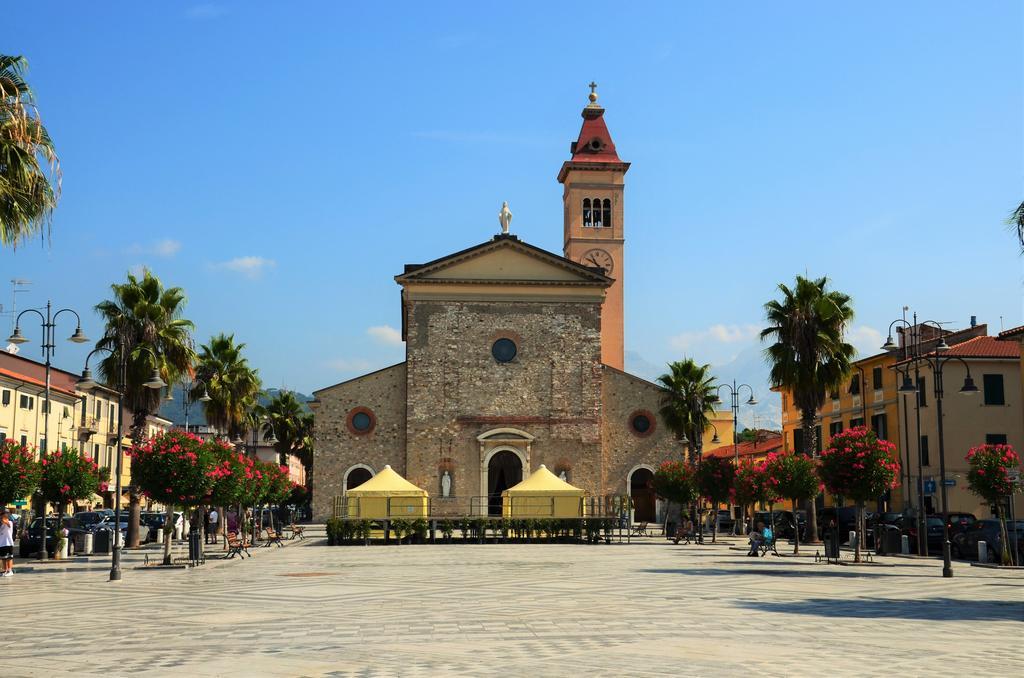 Willa Casa Lia Marina Di Carrara Zewnętrze zdjęcie