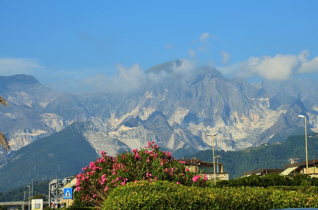 Willa Casa Lia Marina Di Carrara Zewnętrze zdjęcie